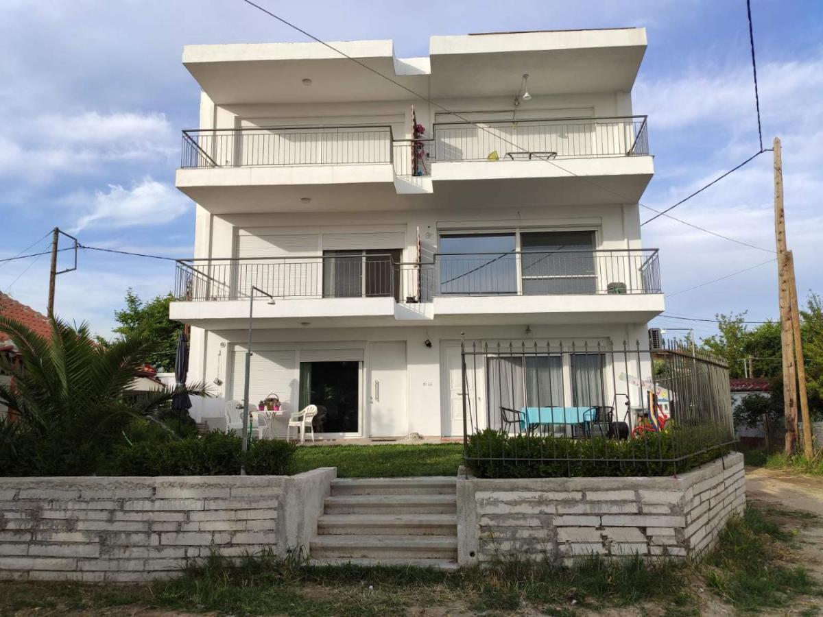 Sunset View Apartment Ofrinion Exterior photo